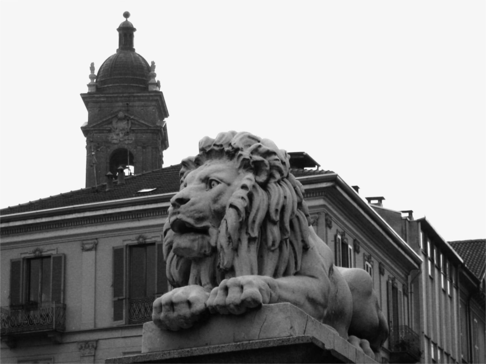 Avvocato Centonze Ferruccio Monza dettaglio del ponte dei leoni
